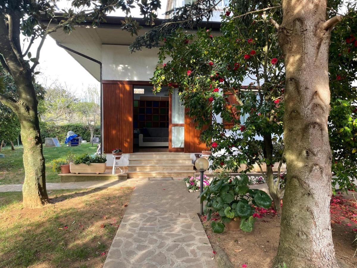Appartamento In Villa Con Giardino Vicino Al Mare Bella Farnia 外观 照片